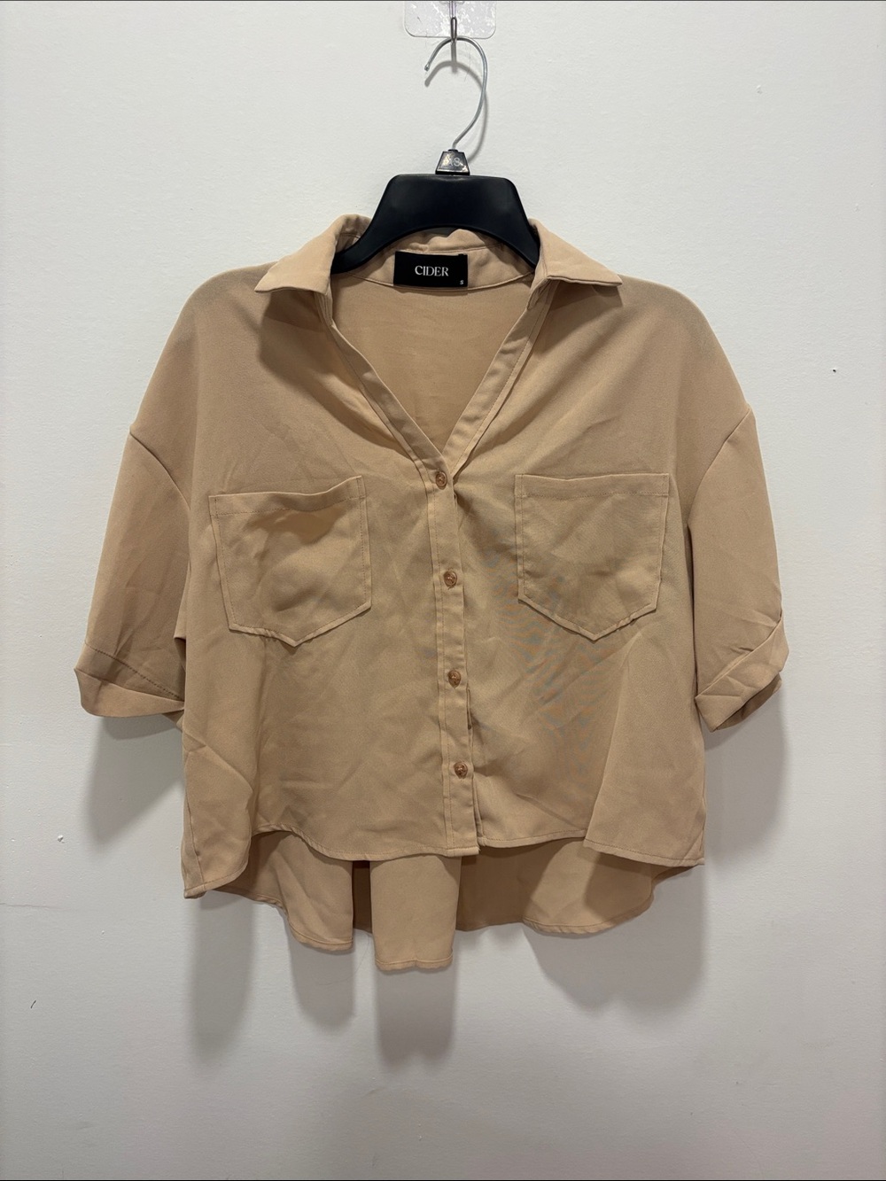 Cider Relaxed Boxy Button-Down Shirt in Beige Womens small